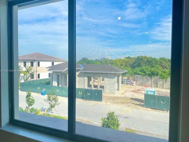 12116 SW 82 PL, Miami FL 33156