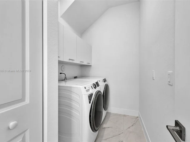 12116 SW 82 PL, Miami FL 33156