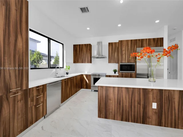 12116 SW 82 PL, Miami FL 33156