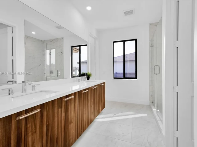 12116 SW 82 PL, Miami FL 33156