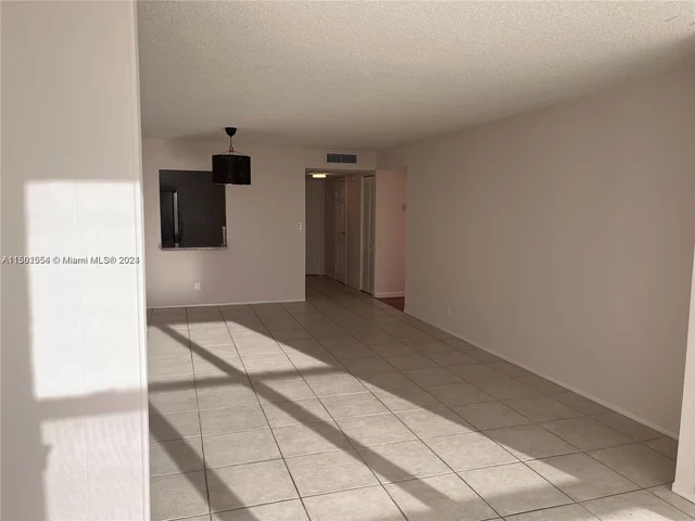 800 Parkview Dr # 827, Hallandale Beach FL 33009