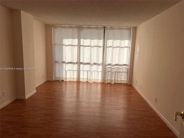 800 Parkview Dr # 827, Hallandale Beach FL 33009