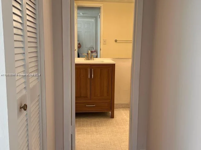 800 Parkview Dr # 827, Hallandale Beach FL 33009