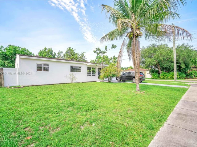 1050 NE 156th St, North Miami Beach FL 33162