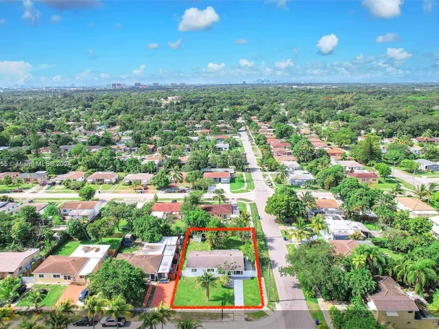 1050 NE 156th St, North Miami Beach FL 33162