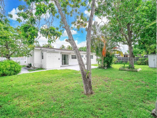 1050 NE 156th St, North Miami Beach FL 33162