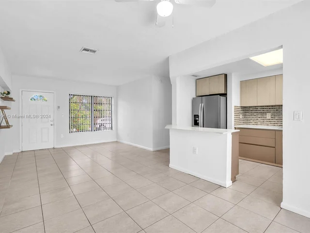 1050 NE 156th St, North Miami Beach FL 33162