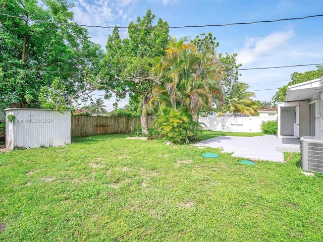 1050 NE 156th St, North Miami Beach FL 33162