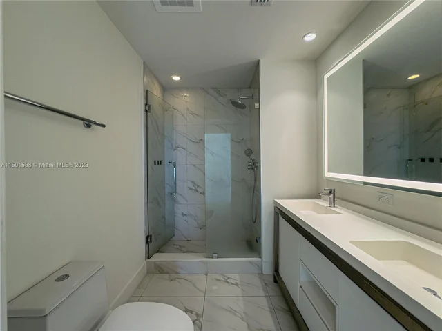 2000 Metropica Way # 2009, Sunrise FL 33323