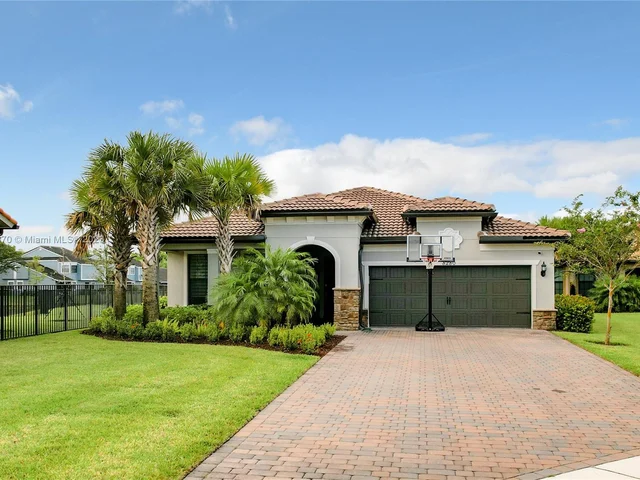 8280 NW 83rd St, Tamarac FL 33321