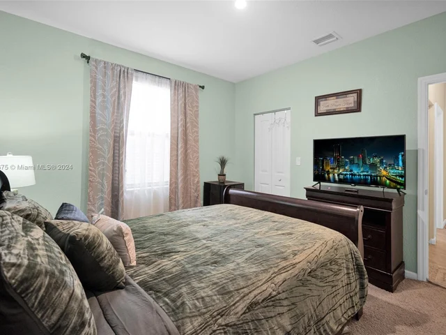 4126 NE 21st Ct, Homestead FL 33033