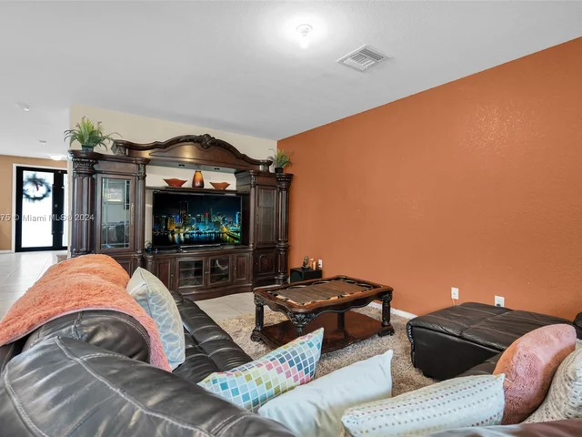 4126 NE 21st Ct, Homestead FL 33033