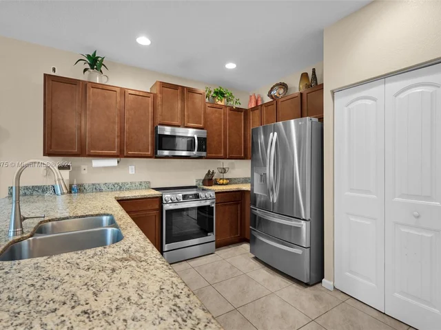 4126 NE 21st Ct, Homestead FL 33033