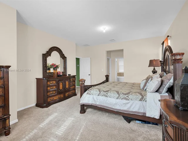 4126 NE 21st Ct, Homestead FL 33033