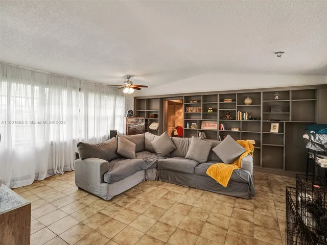 12600 SW 34th St, Miami FL 33175