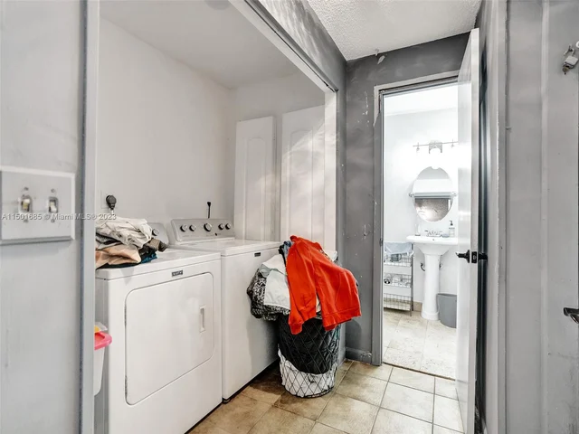 12600 SW 34th St, Miami FL 33175