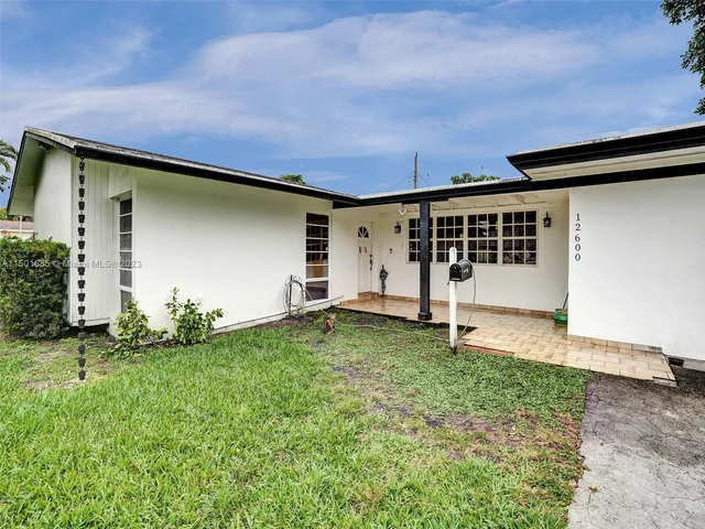 12600 SW 34th St, Miami FL 33175