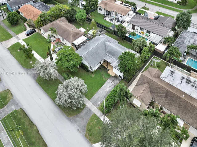 12600 SW 34th St, Miami FL 33175