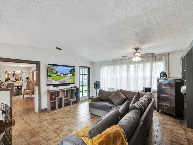 12600 SW 34th St, Miami FL 33175