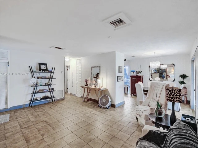 12600 SW 34th St, Miami FL 33175