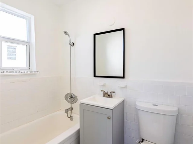 1745 NW 1st Pl # 1, Miami FL 33136