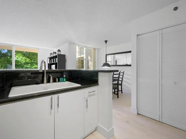 19555 E Country Club Dr # 8406, Aventura FL 33180