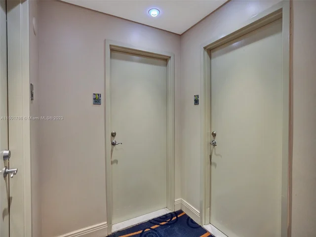 185 SW 7th St # 1600, Miami FL 33130