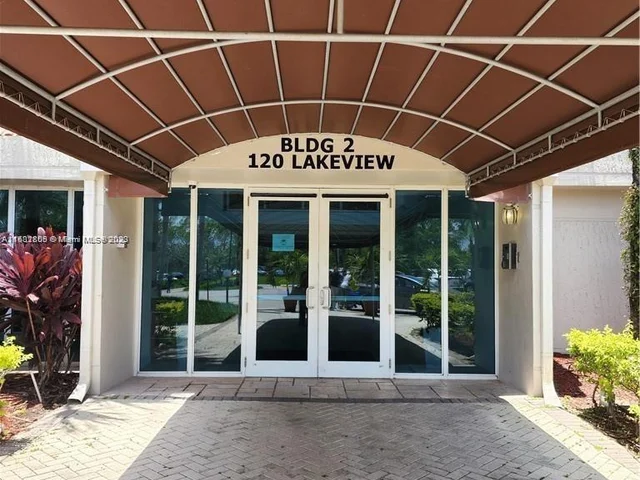 120 Lakeview Dr # 311, Weston FL 33326