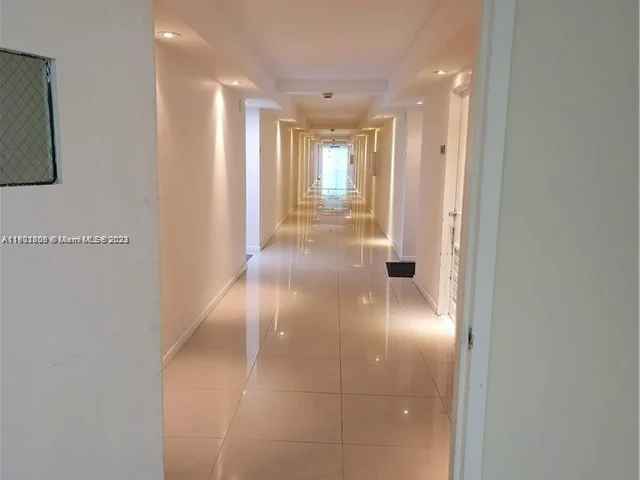 120 Lakeview Dr # 311, Weston FL 33326