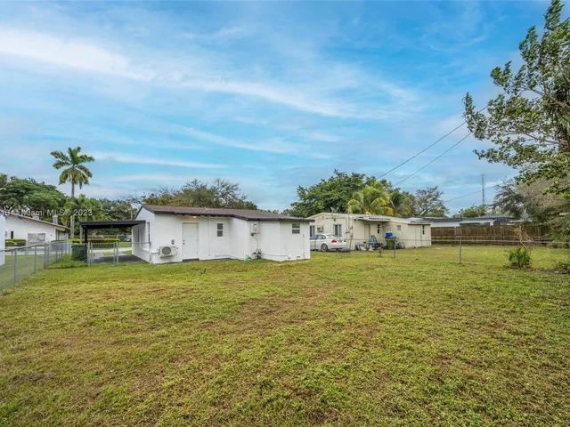 425 NW 14th Way, Fort Lauderdale FL 33311