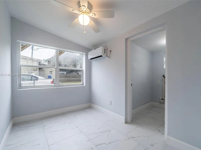 425 NW 14th Way, Fort Lauderdale FL 33311