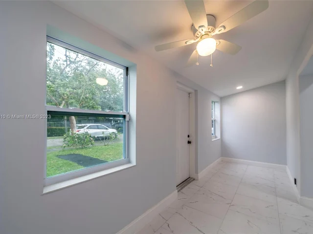 425 NW 14th Way, Fort Lauderdale FL 33311