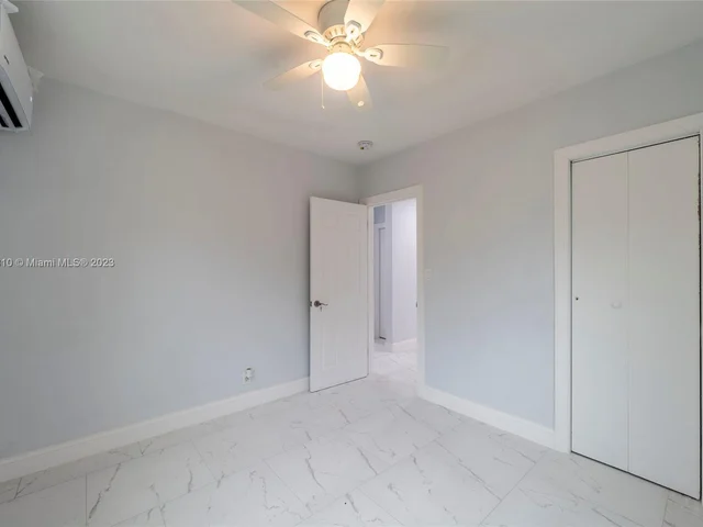 425 NW 14th Way, Fort Lauderdale FL 33311