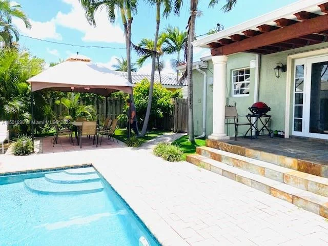 1628 Arthur St, Hollywood FL 33020