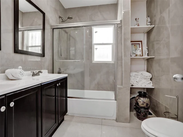 1410 NW 33rd St, Miami FL 33142