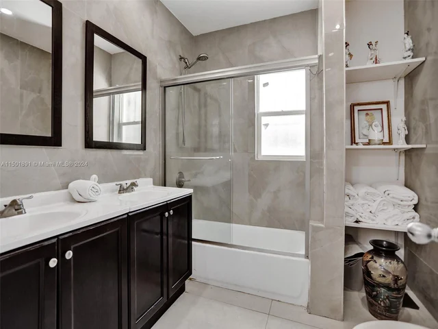 1410 NW 33rd St, Miami FL 33142