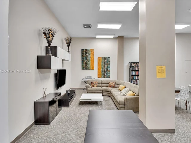 301 174th St # 501, Sunny Isles Beach FL 33160