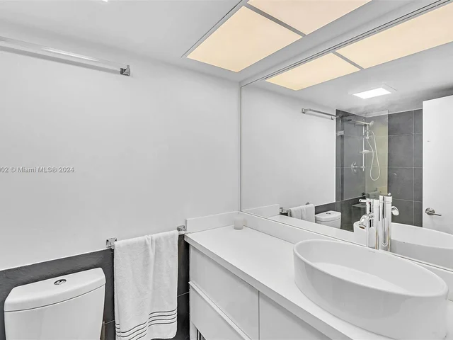 301 174th St # 501, Sunny Isles Beach FL 33160