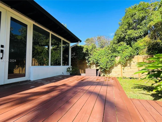 8819 Dickens Ave, Surfside FL 33154