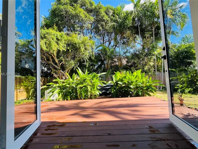 8819 Dickens Ave, Surfside FL 33154