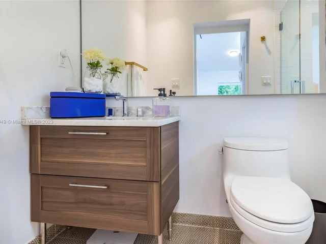 1430 SW 18th St, Miami FL 33145