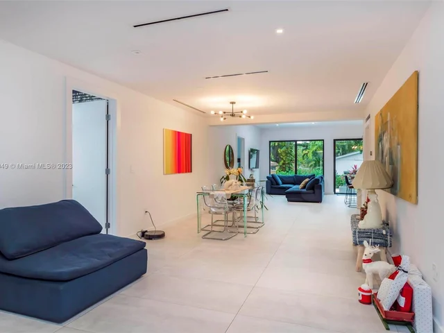 1430 SW 18th St, Miami FL 33145