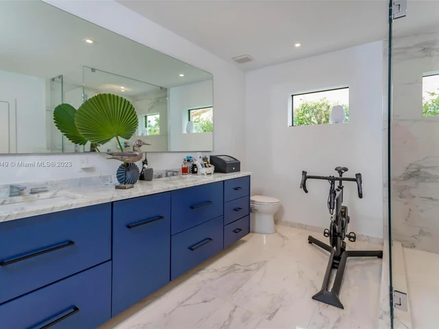 1430 SW 18th St, Miami FL 33145