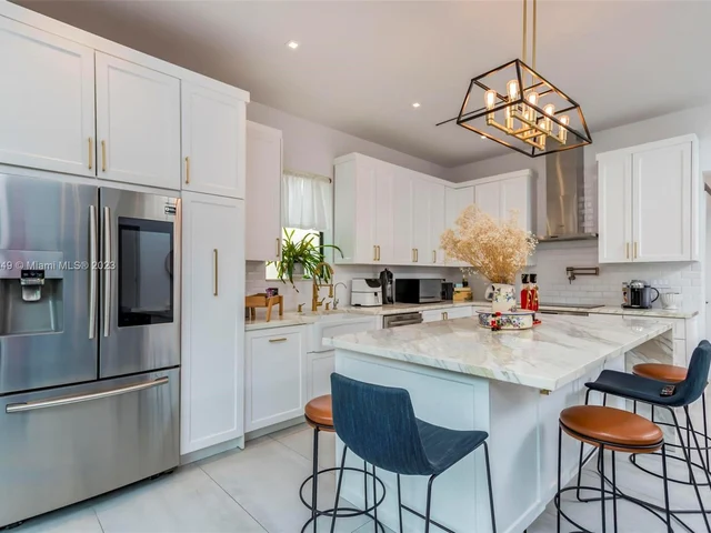 1430 SW 18th St, Miami FL 33145