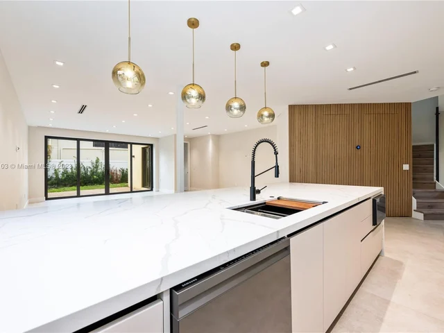 21126 NE 33rd Ave, Aventura FL 33180