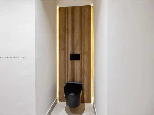 21126 NE 33rd Ave, Aventura FL 33180