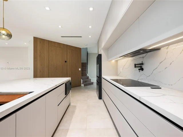 21126 NE 33rd Ave, Aventura FL 33180