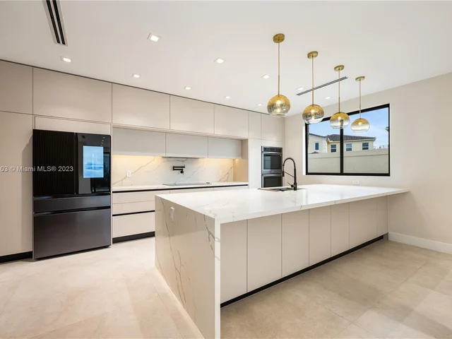 21126 NE 33rd Ave, Aventura FL 33180