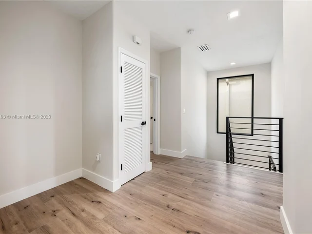 21126 NE 33rd Ave, Aventura FL 33180