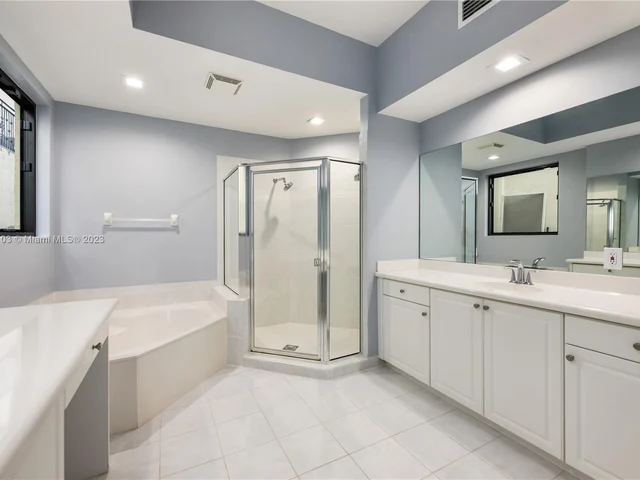 21126 NE 33rd Ave, Aventura FL 33180